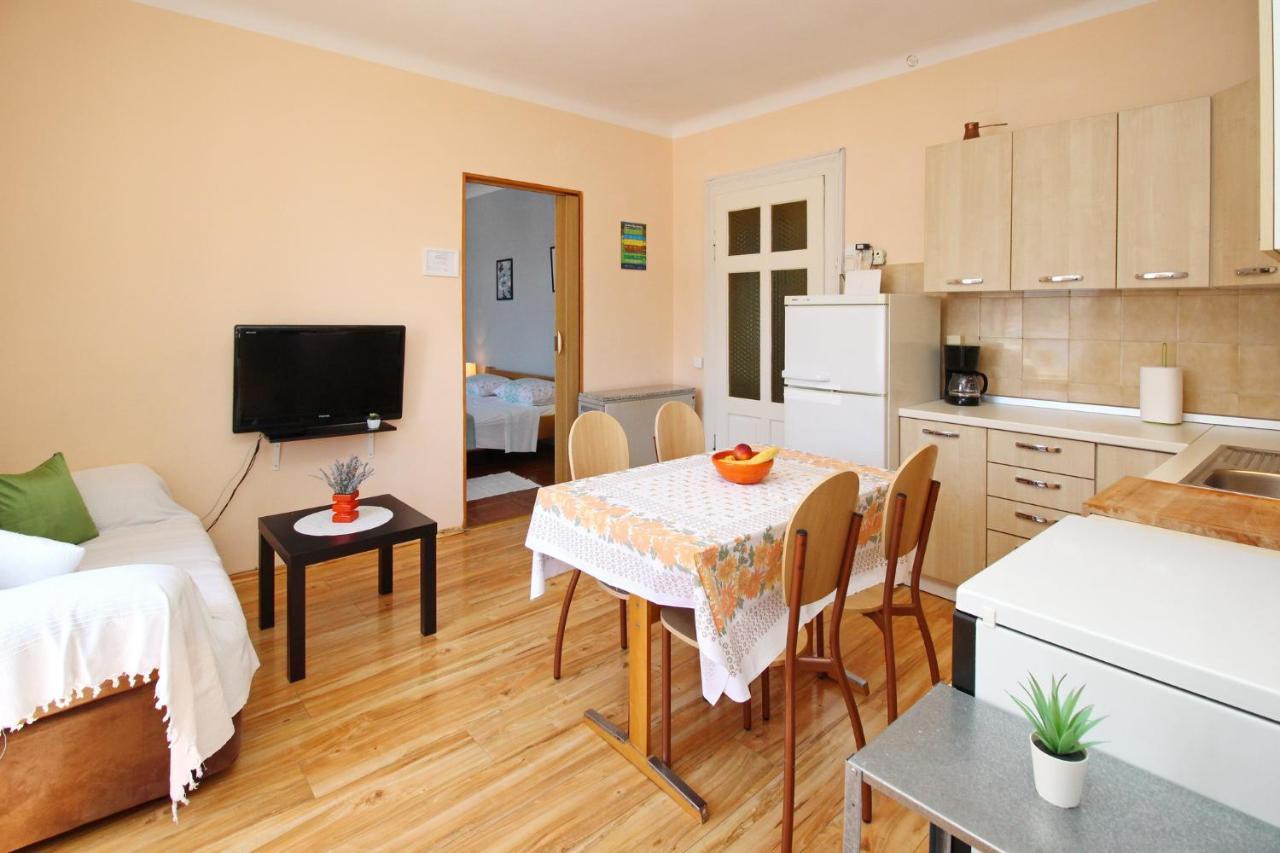 Apartment Kalcic Башка Екстер'єр фото